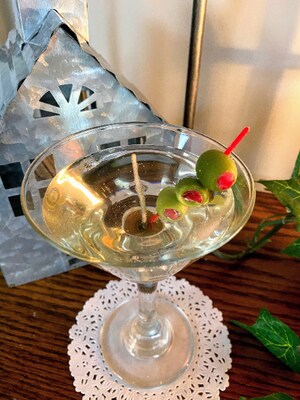 Martini Scented Gel Wax Candle with Wax Olives